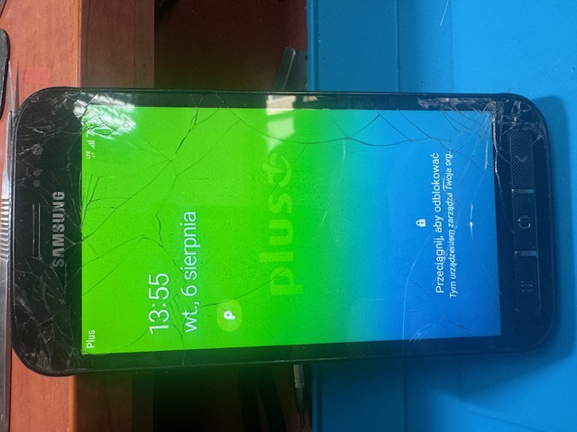 Samsung XCover 4 z uszkodzonym ekranem